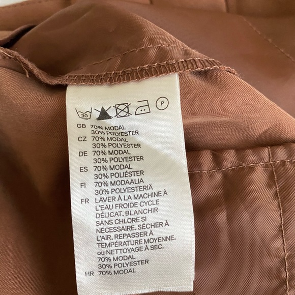 Divided by H&M Paperbag Waist Shorts - Picture 4 of 6